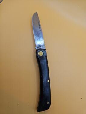 Case XX 2137 SS Pocketknife Stainless Steel Blade Black Synthetic Handle No Dots